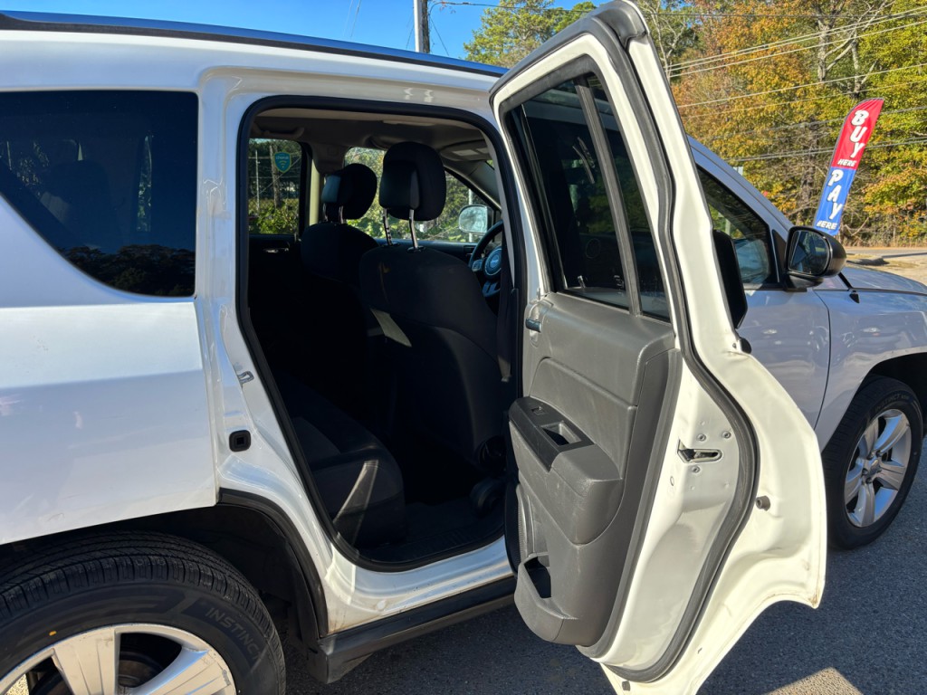 2012 Jeep Compass Image 10