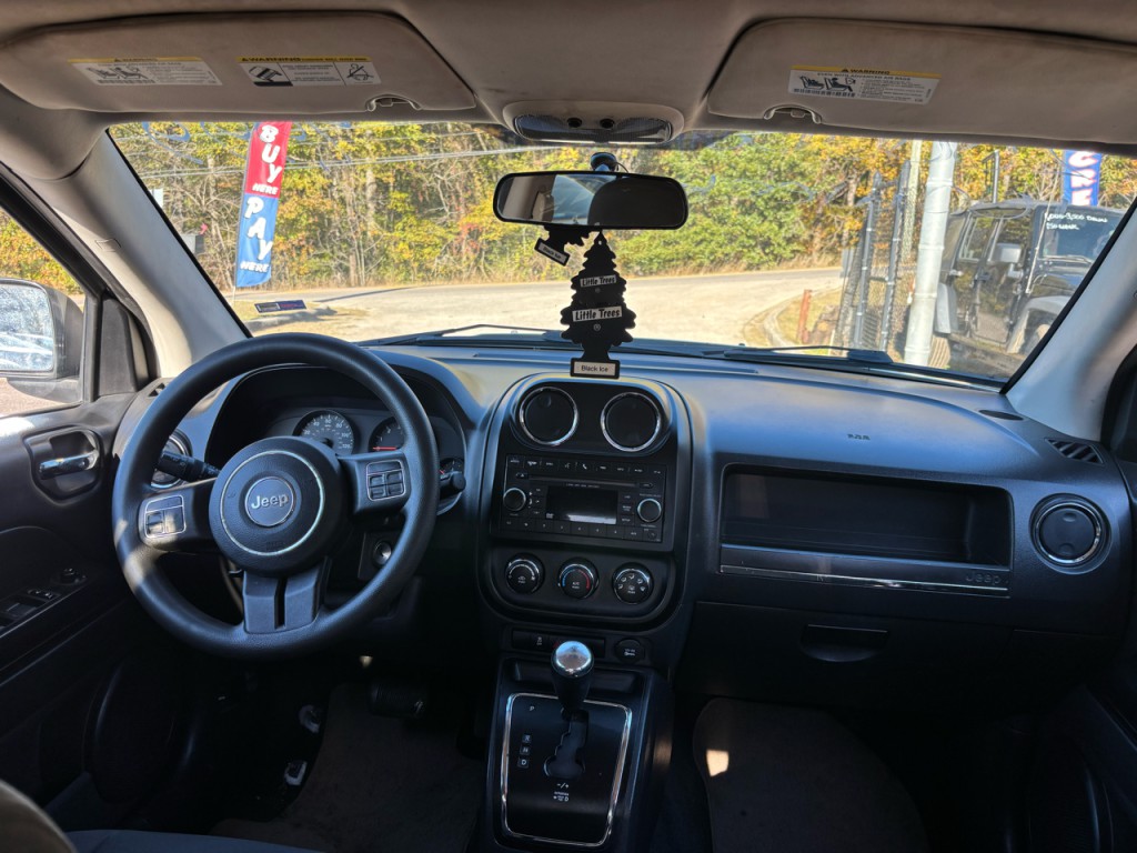 2012 Jeep Compass Image 11