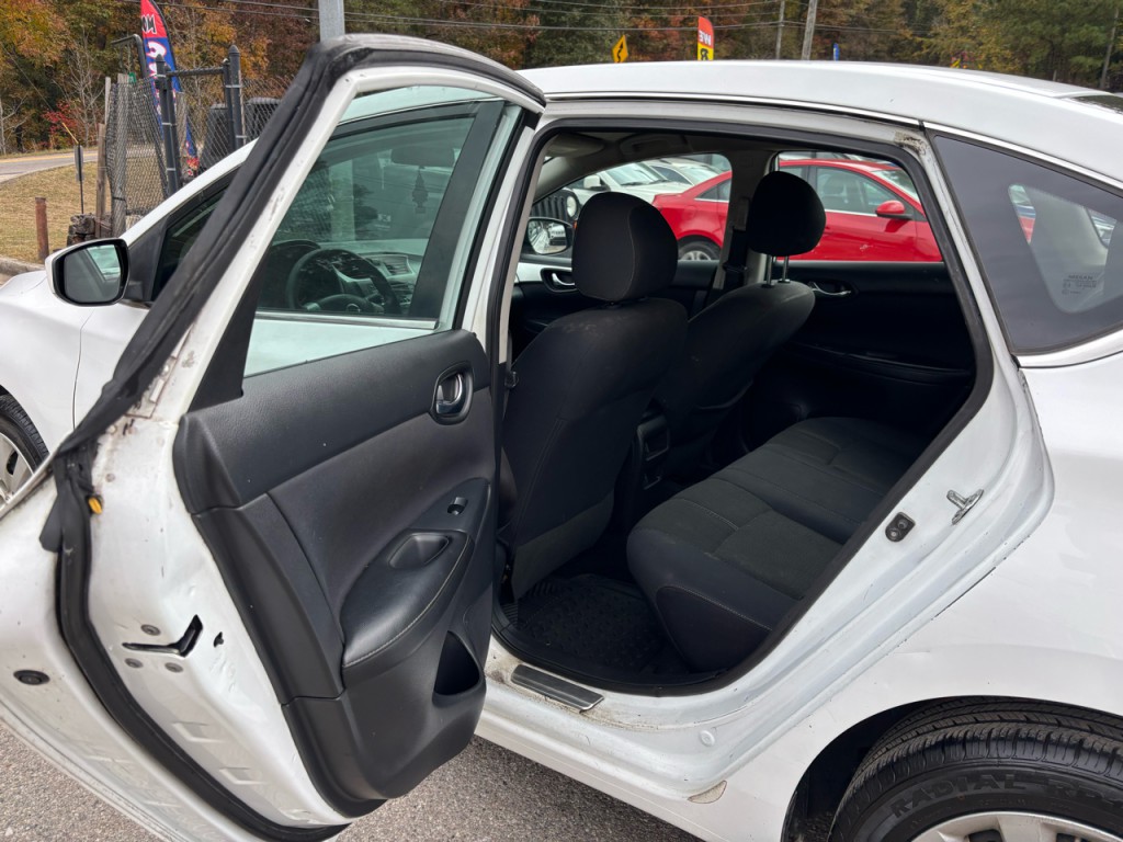 2016 Nissan Sentra Image 6