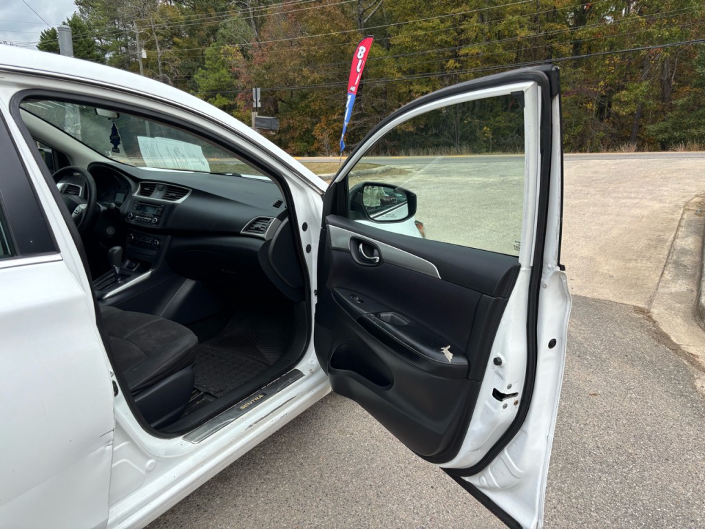 2016 Nissan Sentra Image 8