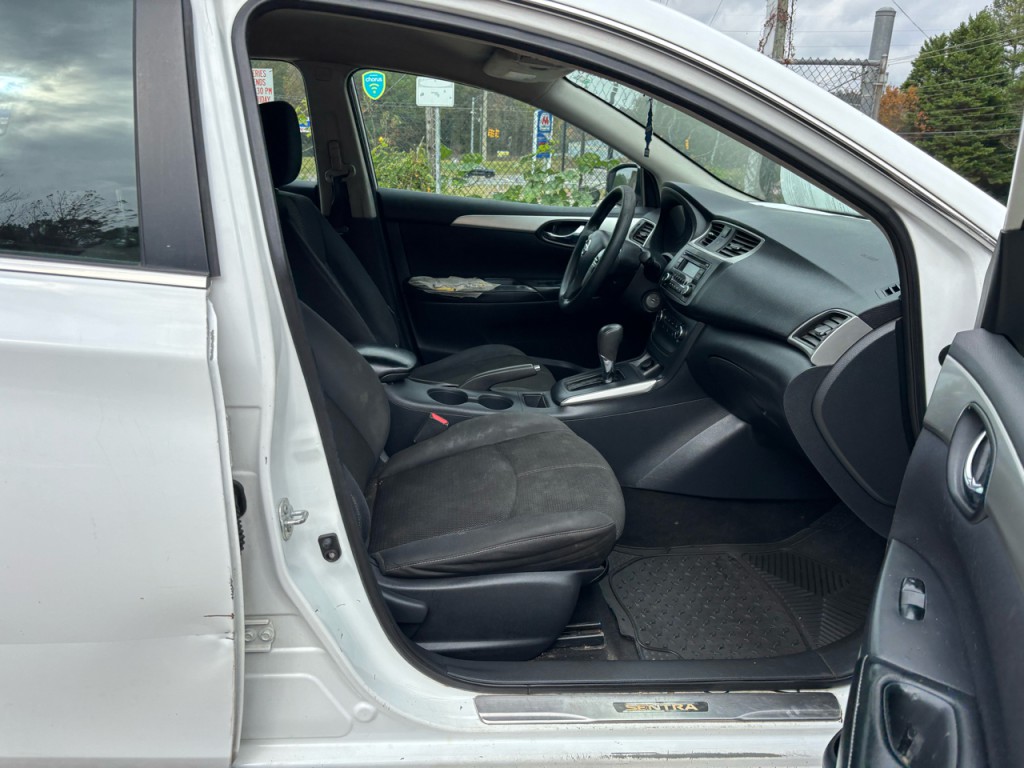 2016 Nissan Sentra Image 9