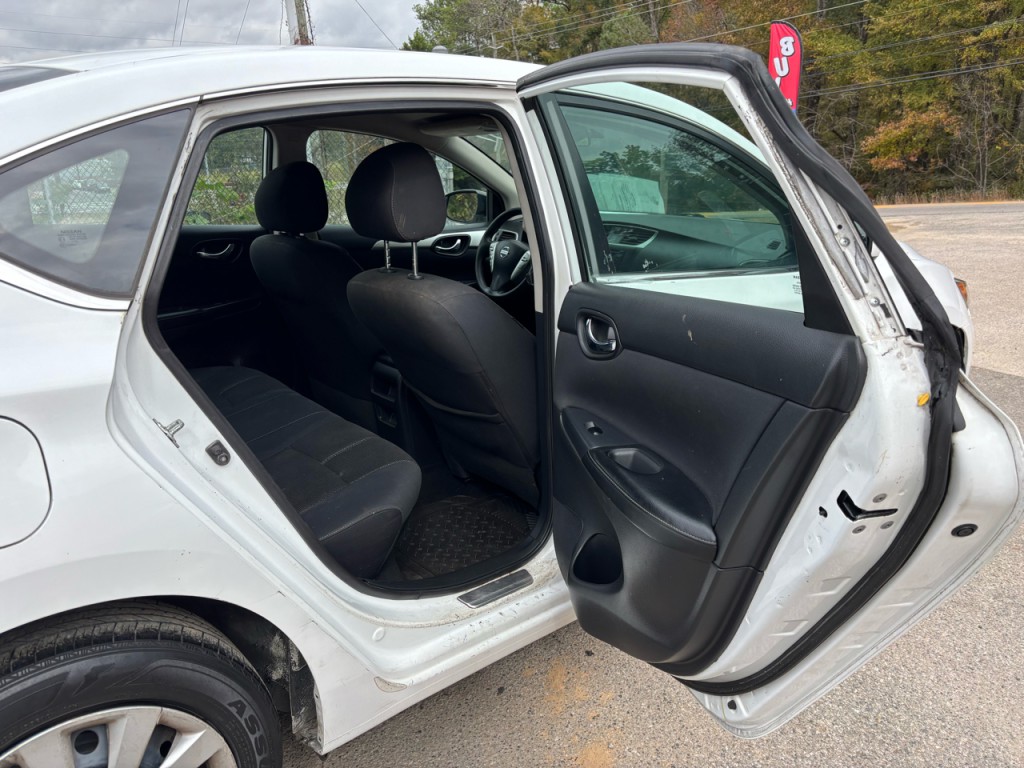 2016 Nissan Sentra Image 10