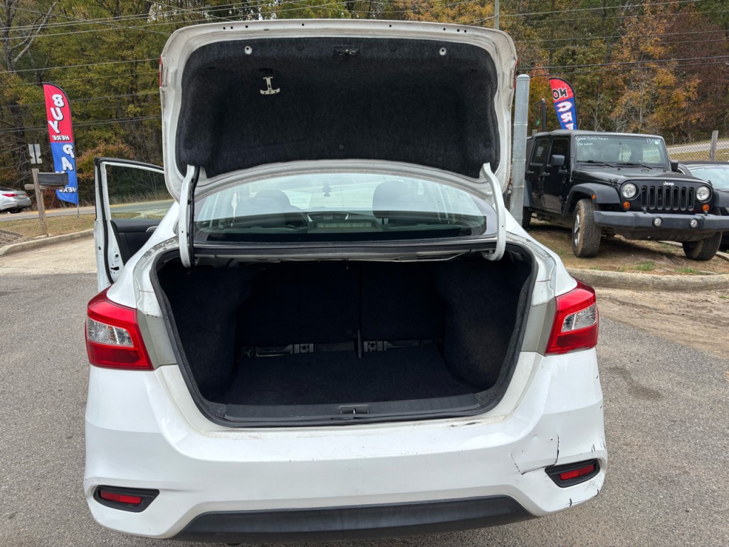 2016 Nissan Sentra Image 13