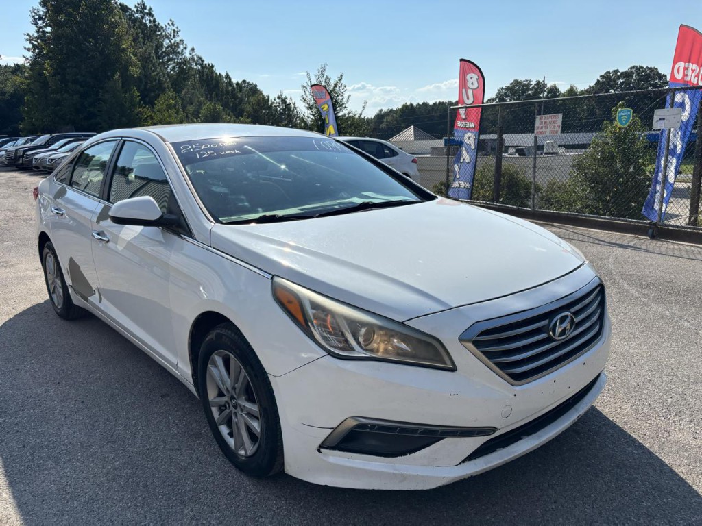 2015 Hyundai Sonata Image 2