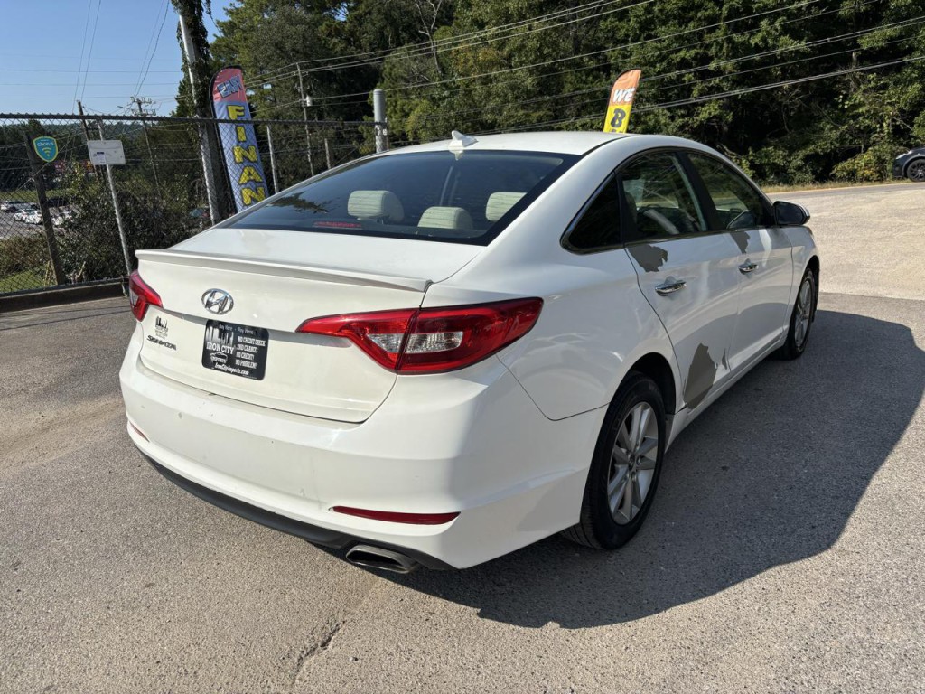 2015 Hyundai Sonata Image 3