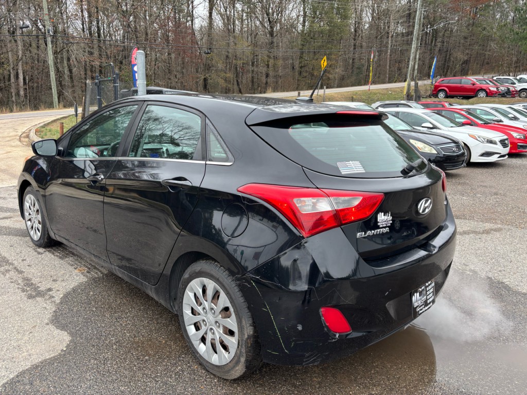 2017 Hyundai Elantra Image 4