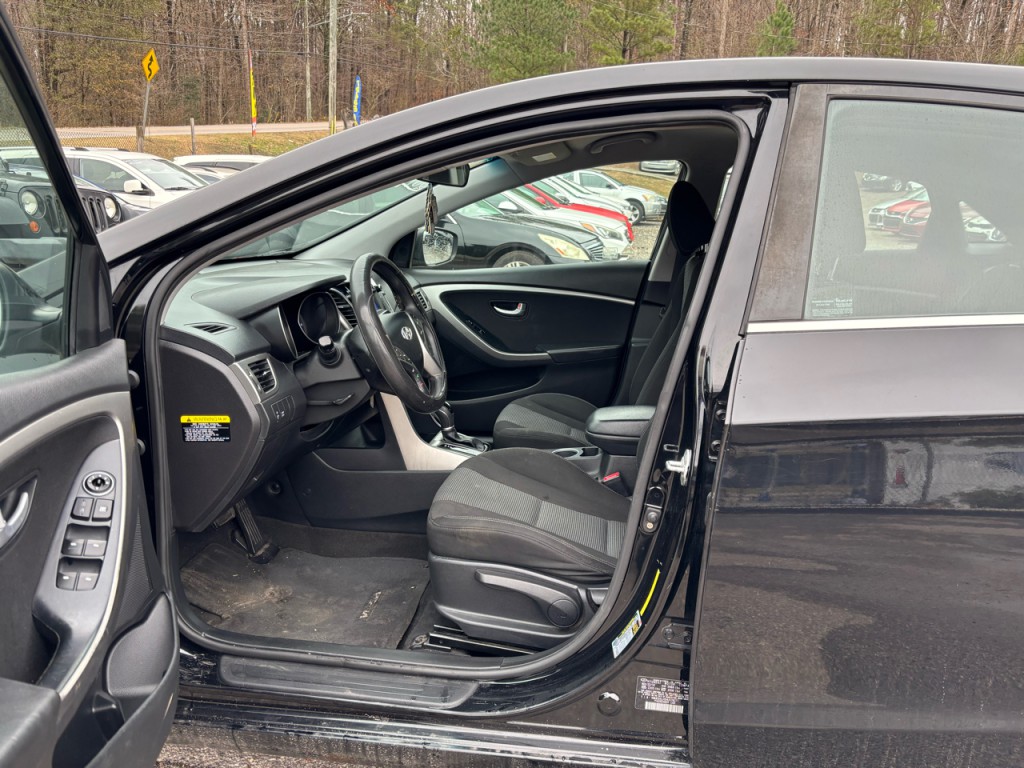 2017 Hyundai Elantra Image 6