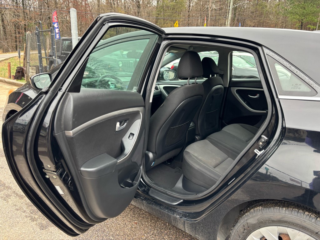 2017 Hyundai Elantra Image 7