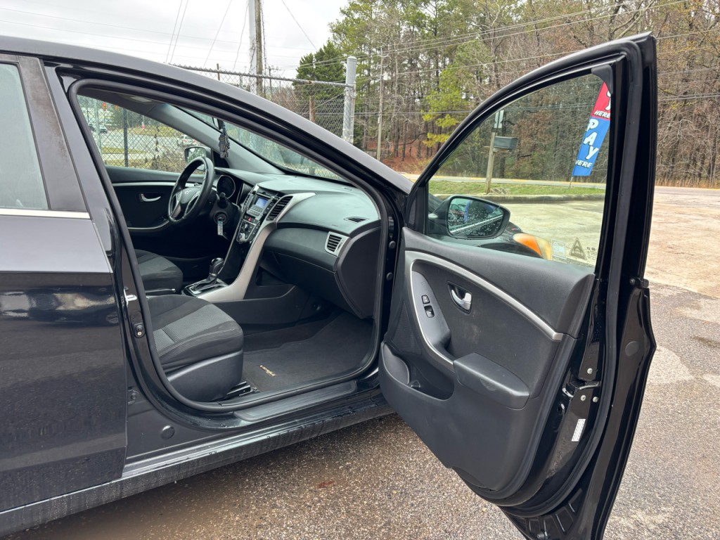 2017 Hyundai Elantra Image 9