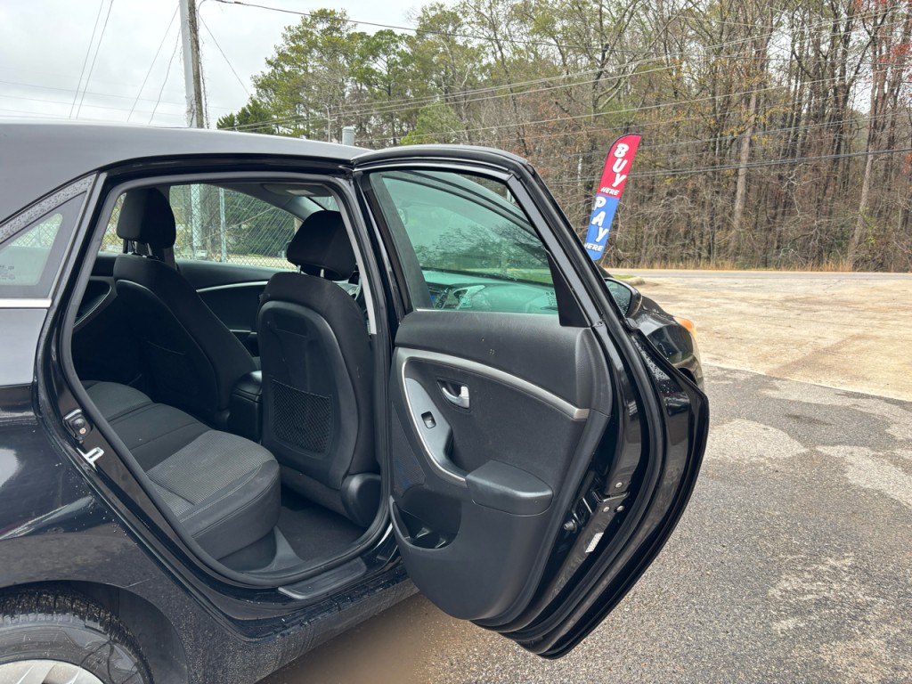 2017 Hyundai Elantra Image 11