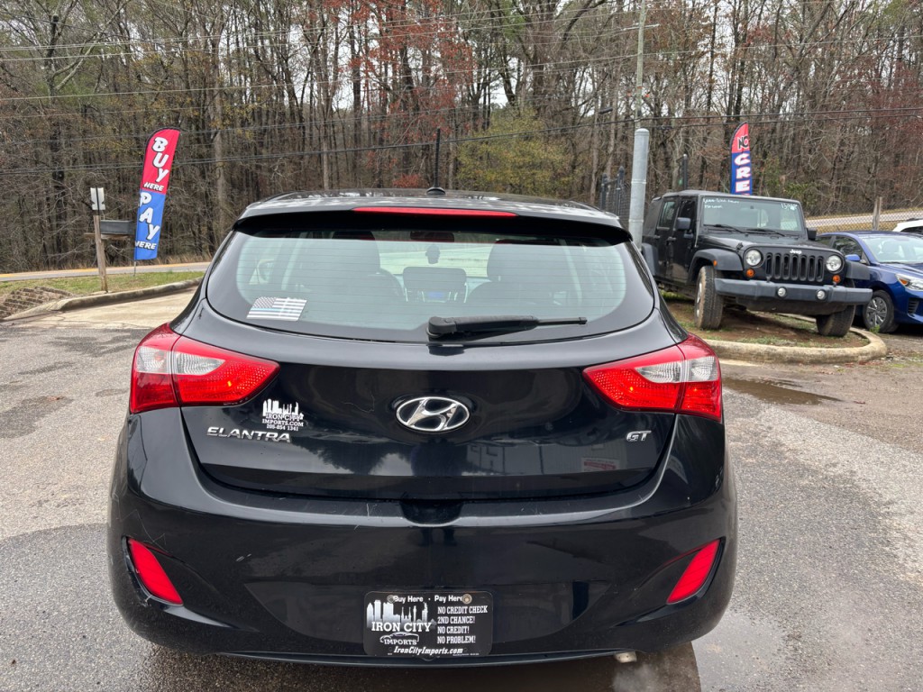 2017 Hyundai Elantra Image 12