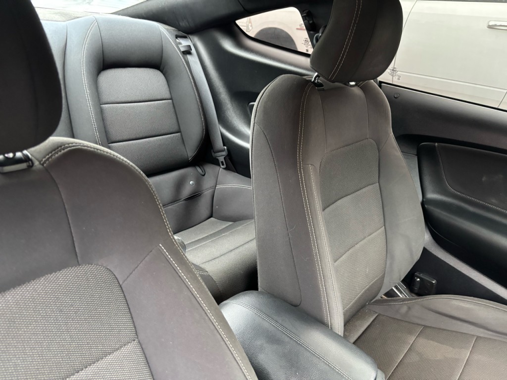 2015 Ford Mustang Image 14