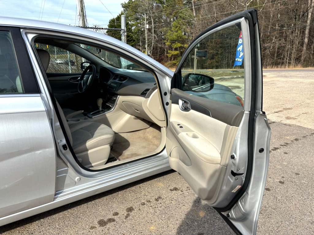 2013 Nissan Sentra Image 9