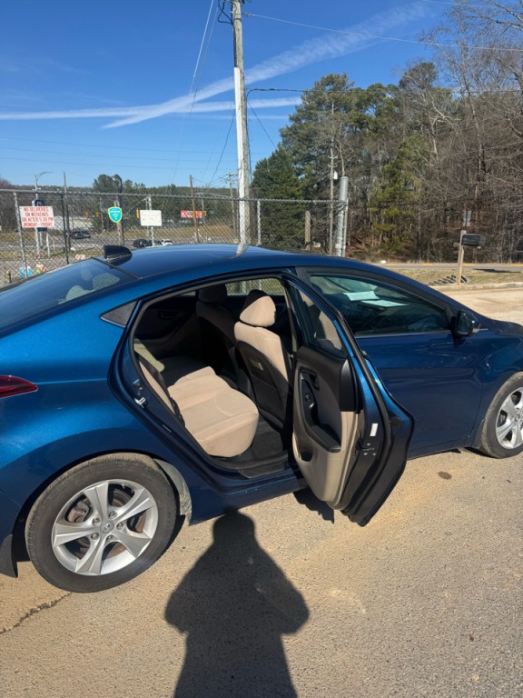 2016 Hyundai Elantra Image 8