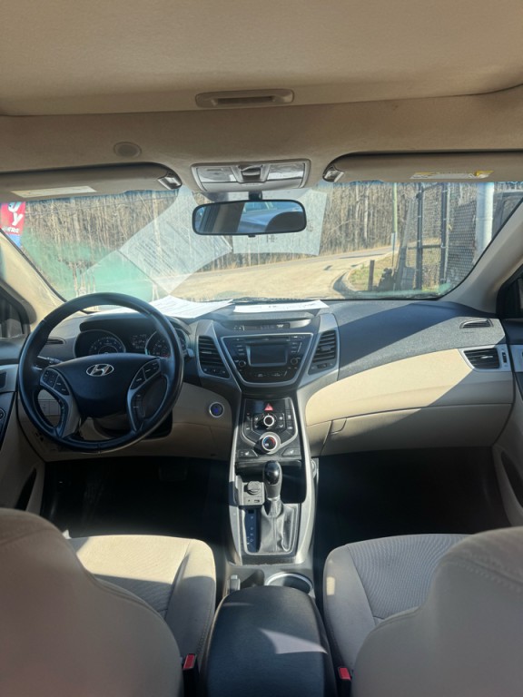 2016 Hyundai Elantra Image 9