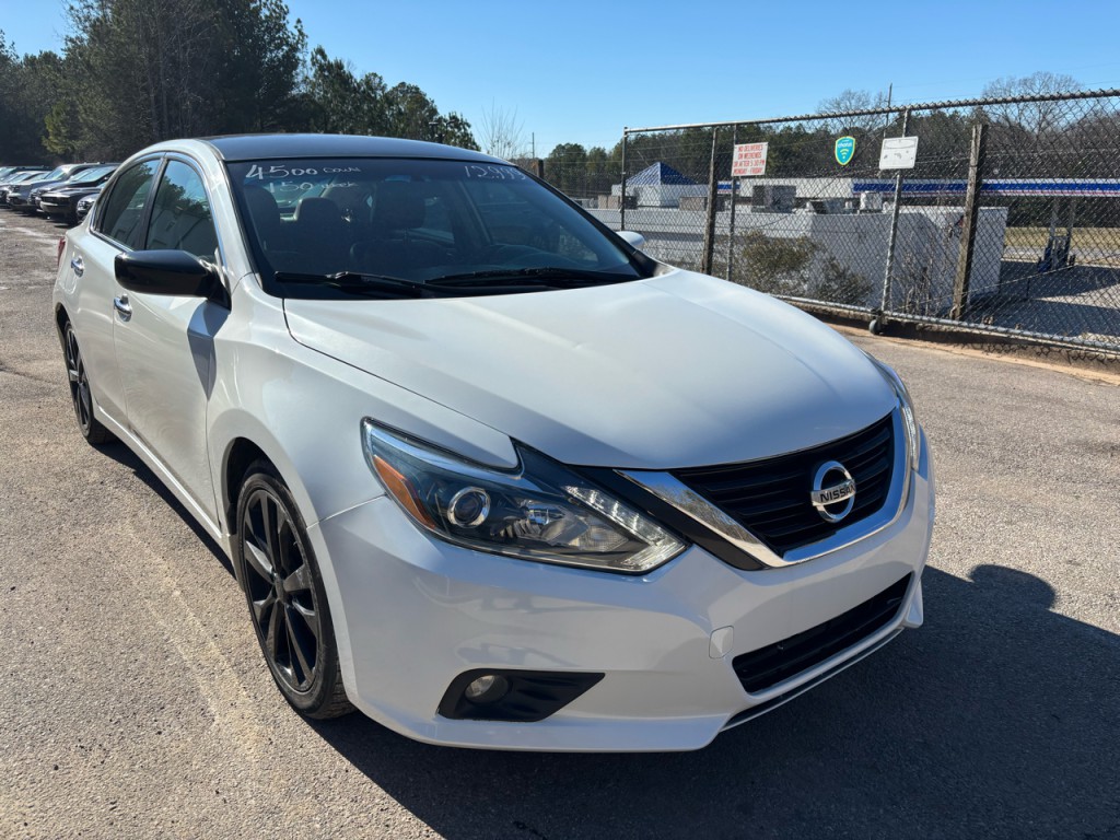 2017 Nissan Altima Image 2