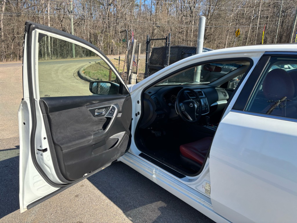 2017 Nissan Altima Image 5