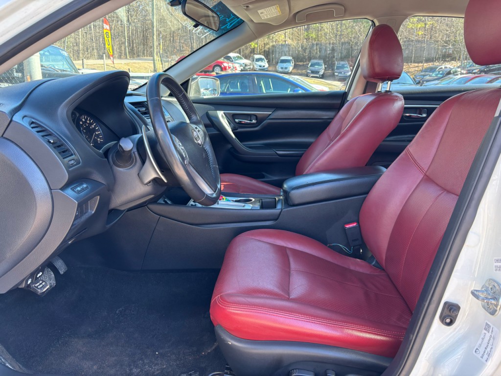2017 Nissan Altima Image 6