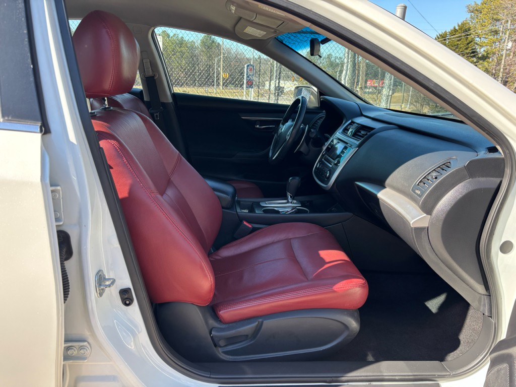 2017 Nissan Altima Image 11