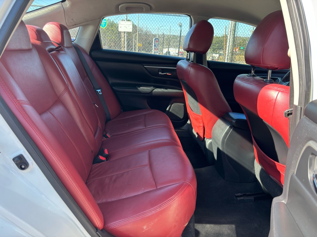 2017 Nissan Altima Image 13