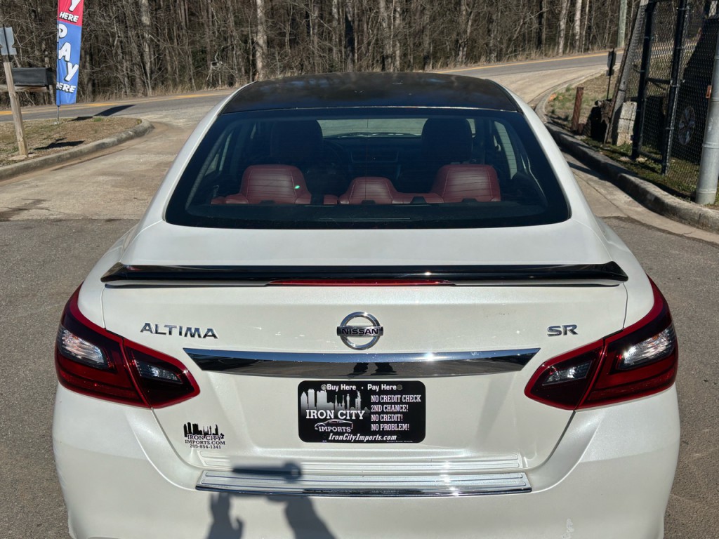 2017 Nissan Altima Image 15