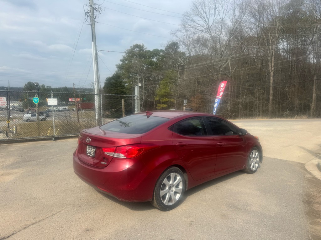 2013 Hyundai Elantra Image 3