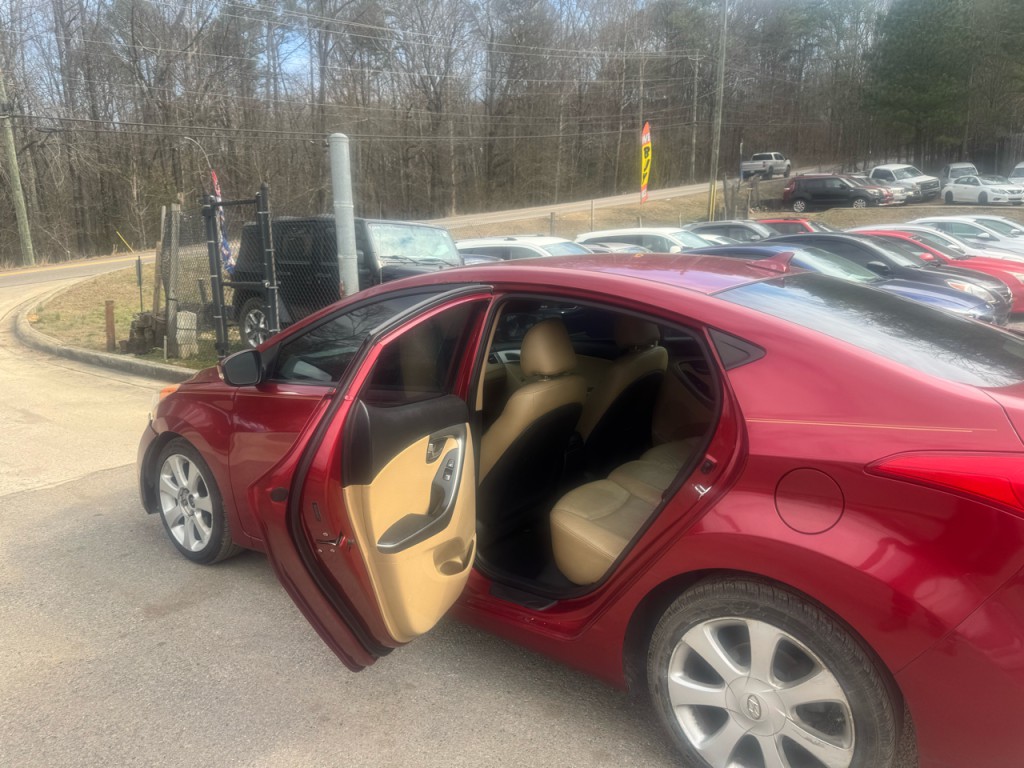 2013 Hyundai Elantra Image 6