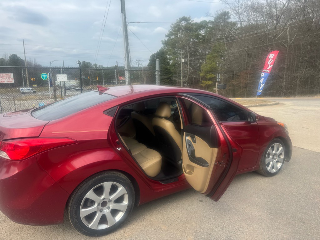 2013 Hyundai Elantra Image 8