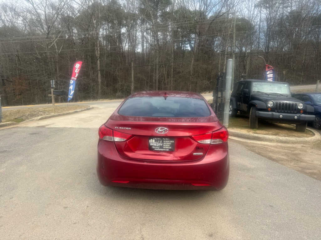 2013 Hyundai Elantra Image 10