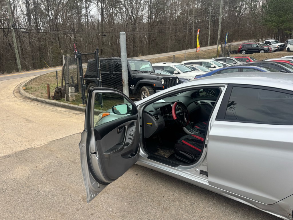 2013 Hyundai Elantra Image 5