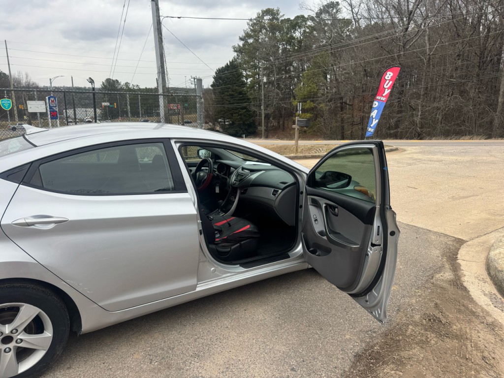 2013 Hyundai Elantra Image 7