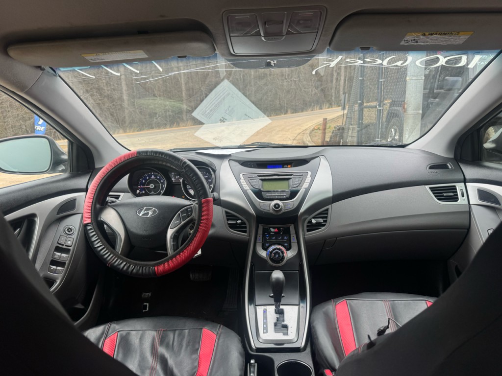 2013 Hyundai Elantra Image 9
