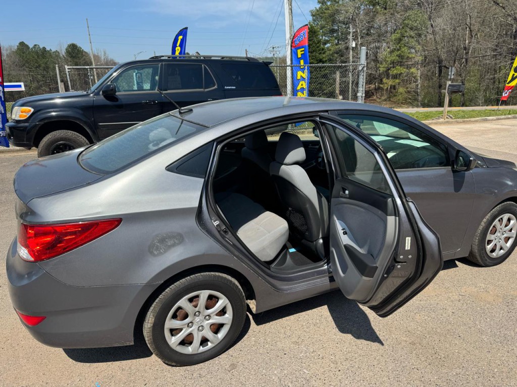 2014 Hyundai Accent Image 6