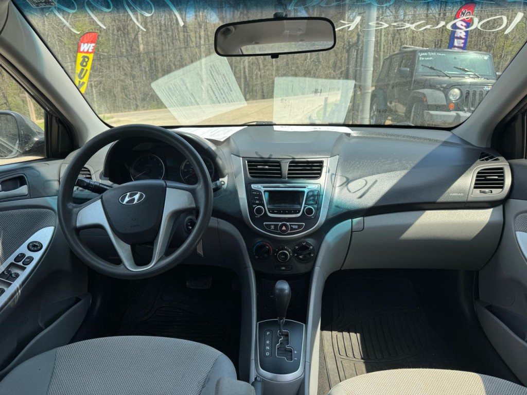 2014 Hyundai Accent Image 7