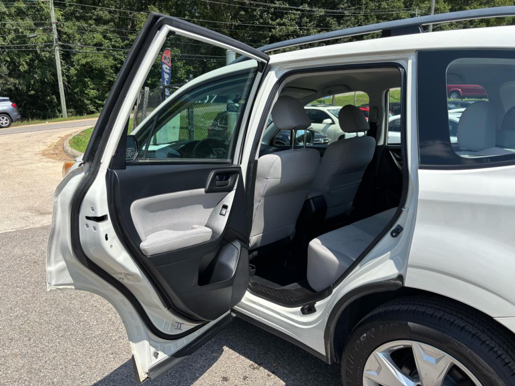 2015 Subaru Forester Image 7