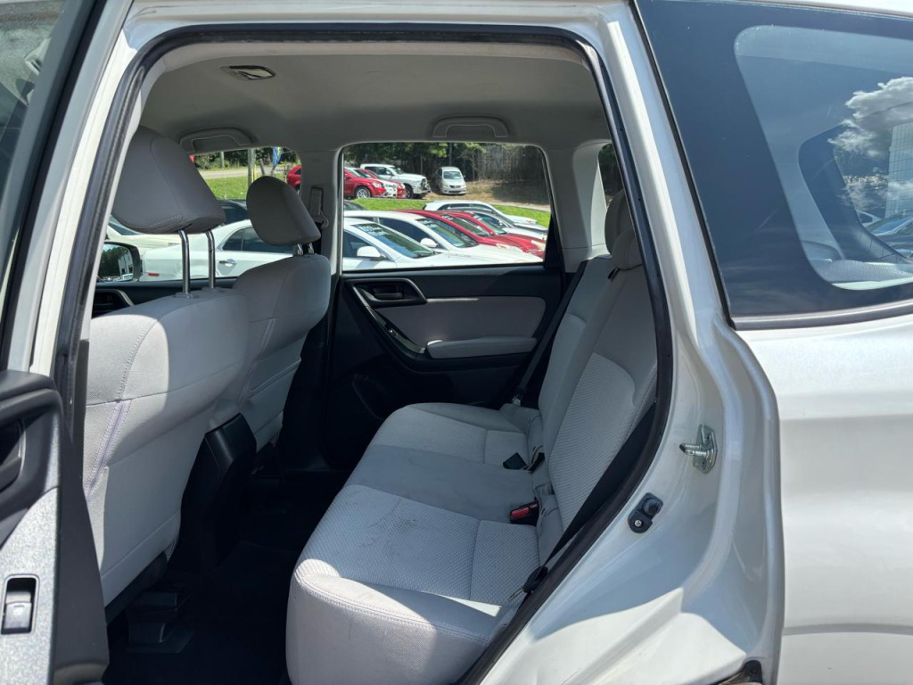 2015 Subaru Forester Image 8