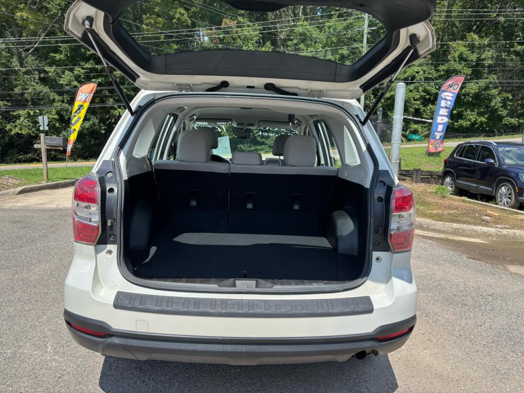 2015 Subaru Forester Image 12