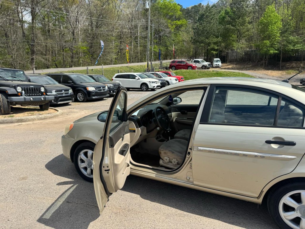2006 Hyundai Accent Image 3