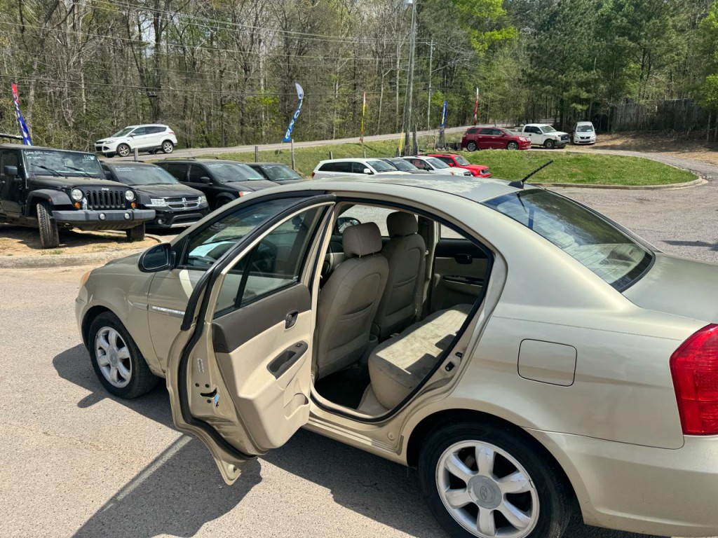 2006 Hyundai Accent Image 4