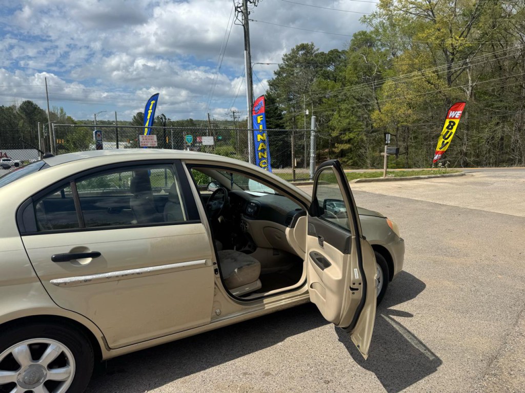2006 Hyundai Accent Image 5