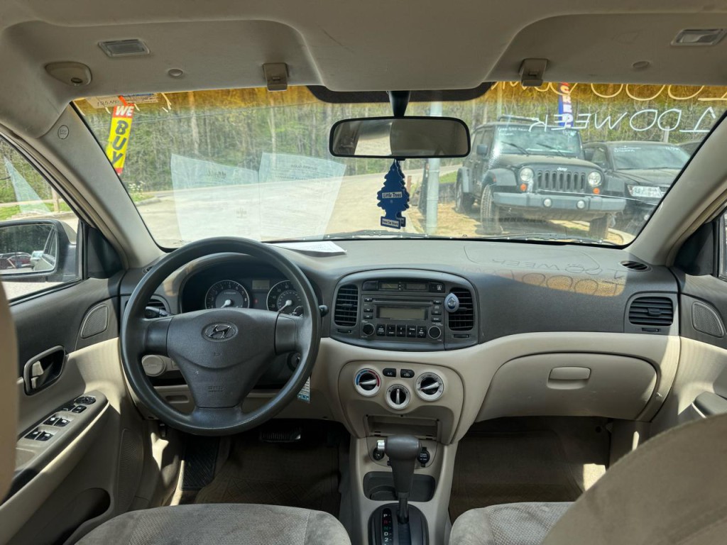 2006 Hyundai Accent Image 7