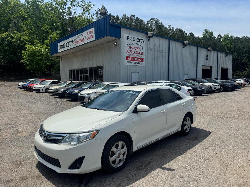 2014 Toyota Camry Image 1