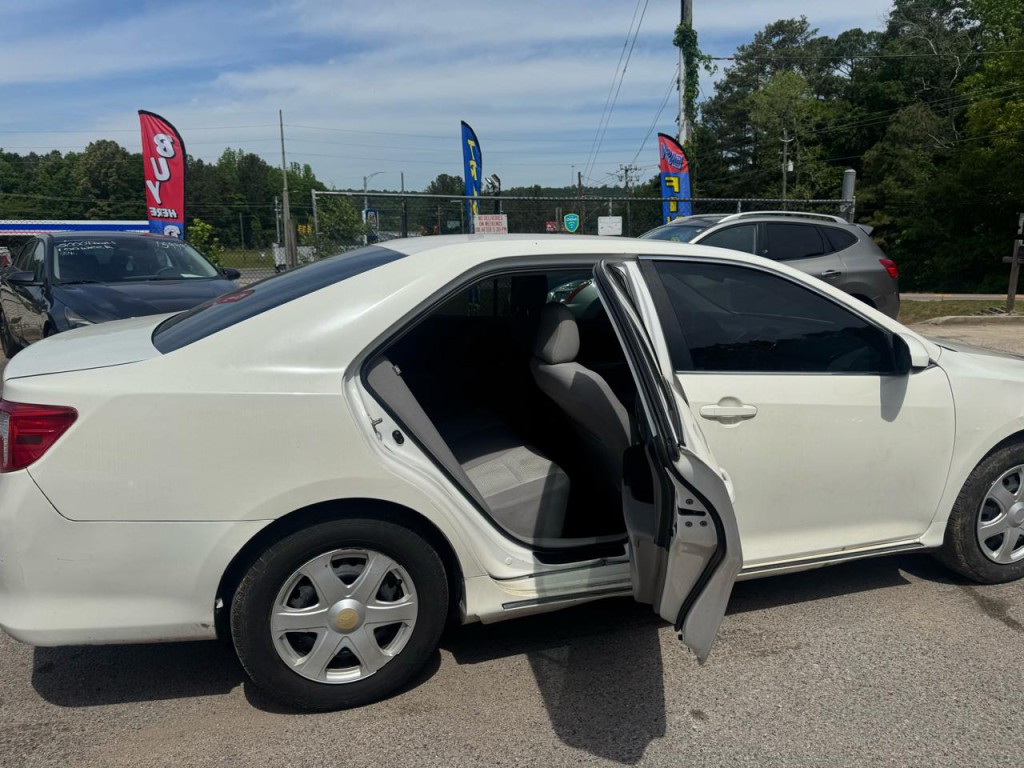 2014 Toyota Camry Image 6