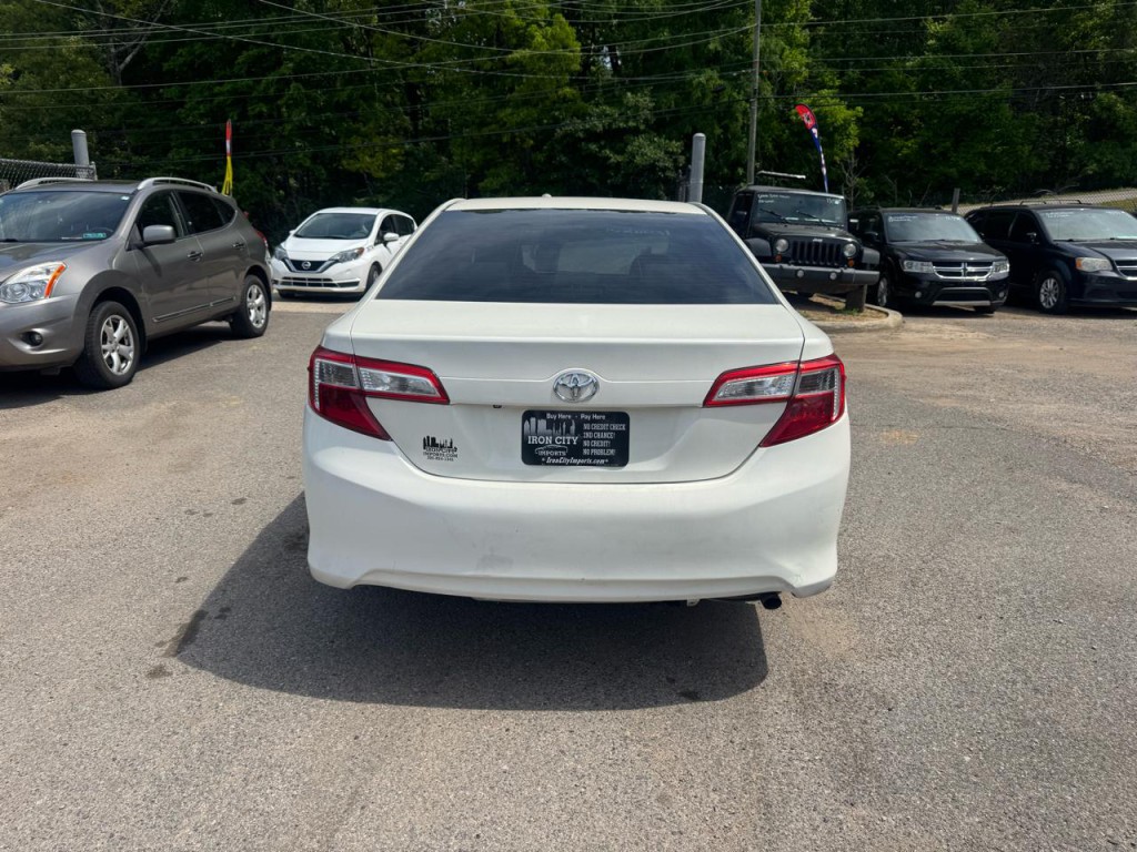 2014 Toyota Camry Image 8