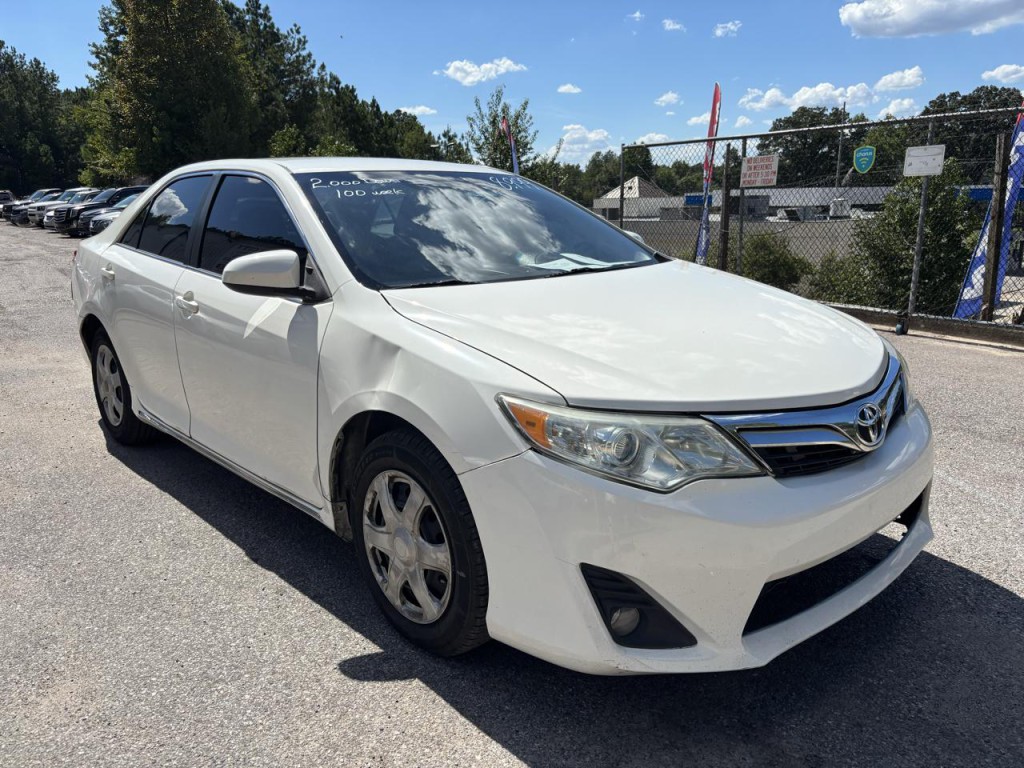 2014 Toyota Camry Image 2