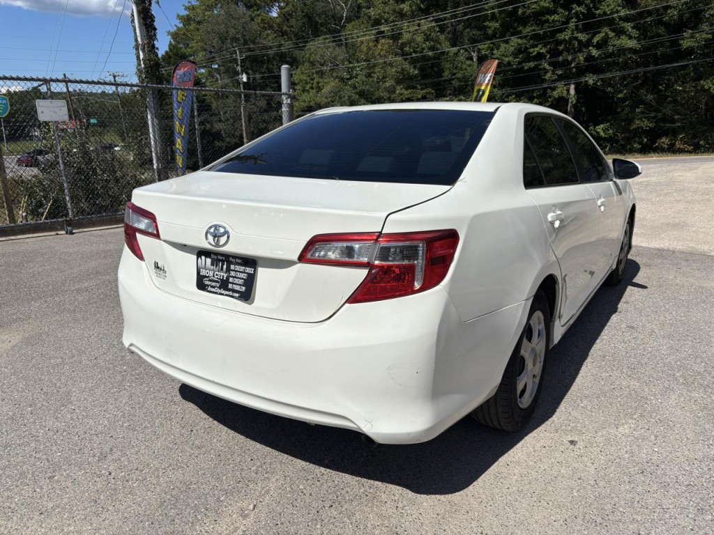 2014 Toyota Camry Image 3