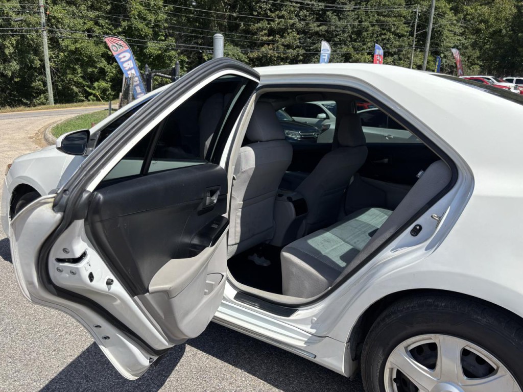 2014 Toyota Camry Image 7