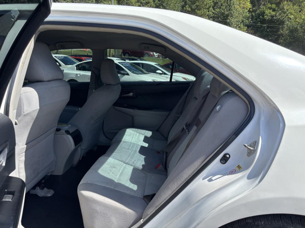 2014 Toyota Camry Image 8