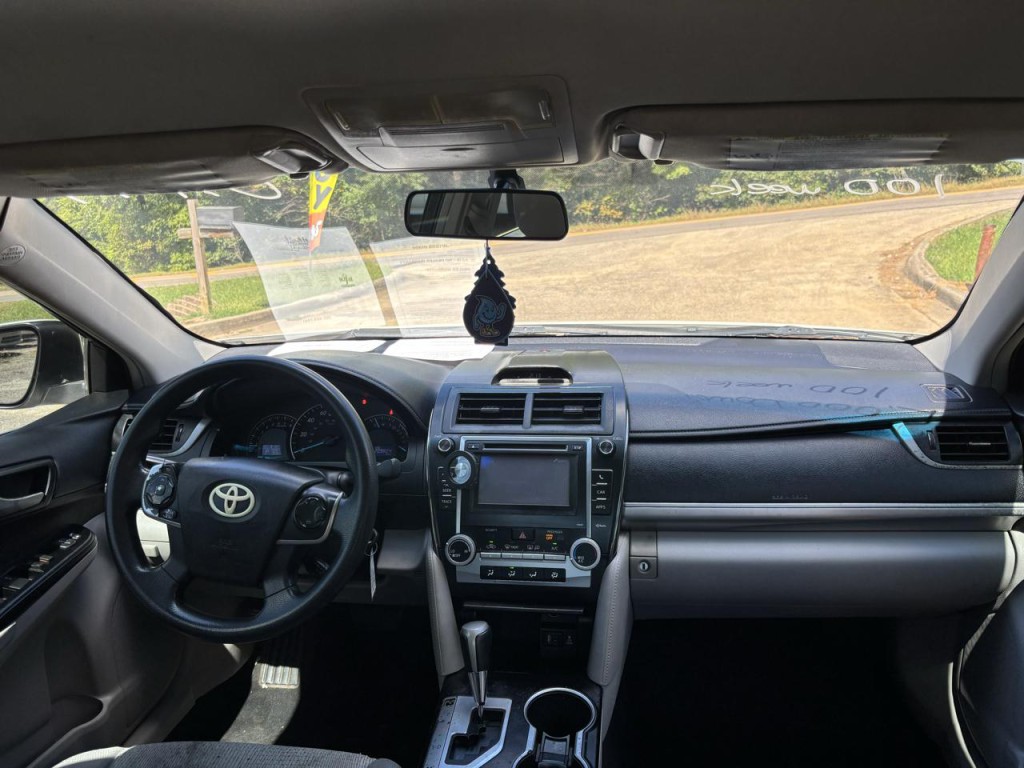 2014 Toyota Camry Image 11