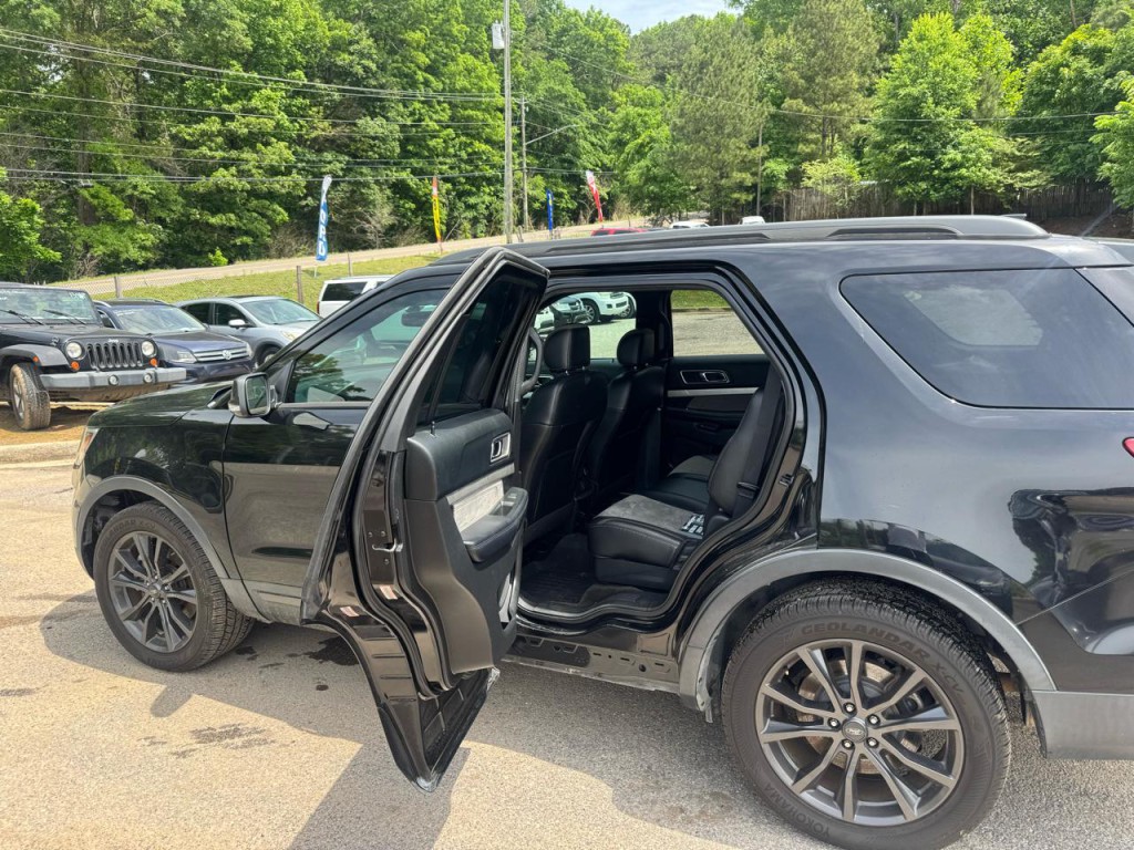 2017 Ford Explorer Image 4